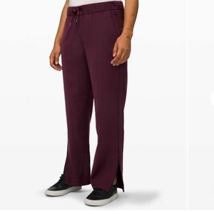 Lululemon On The Right Track pant, size 4